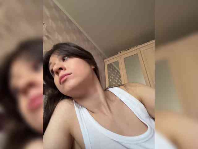 _Meggi_ webcam