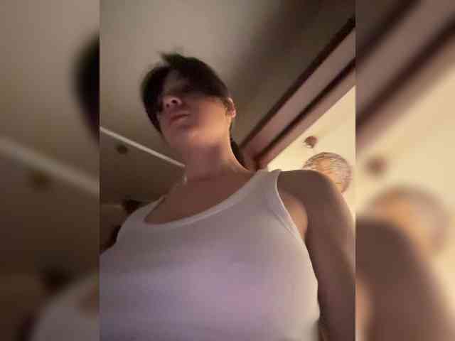 _Meggi_ webcam