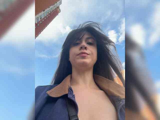 _Meggi_ webcam
