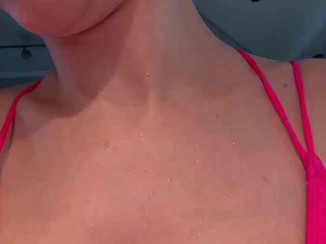 _Meggi_ webcam