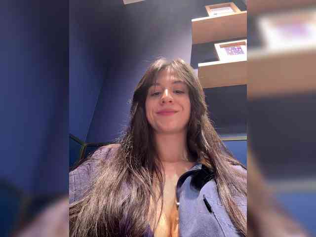 _Meggi_ webcam