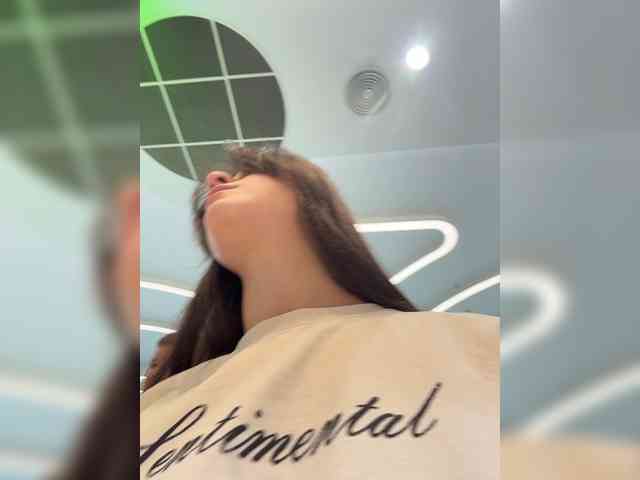 _Meggi_ webcam