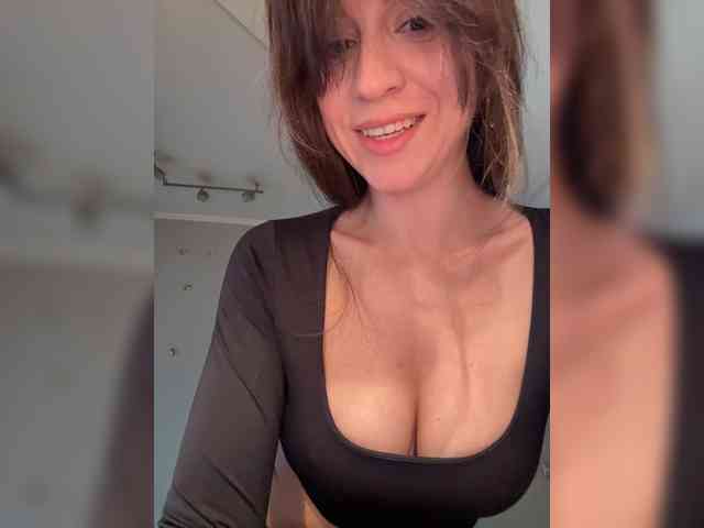 _Meggi_ webcam