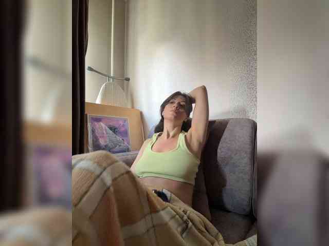_Meggi_ webcam