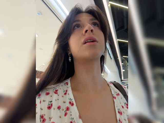 _Meggi_ webcam