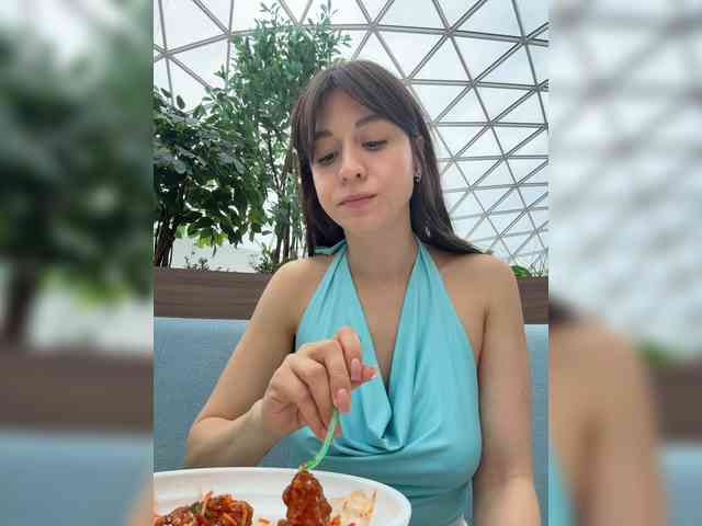_Meggi_ webcam