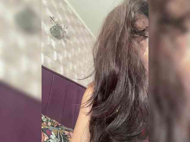 _Meggi_ webcam