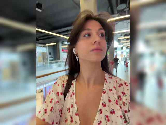 _Meggi_ webcam
