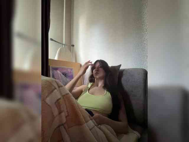 _Meggi_ webcam