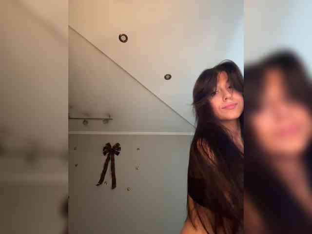 _Meggi_ webcam