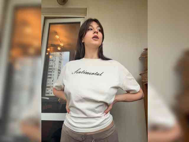_Meggi_ webcam