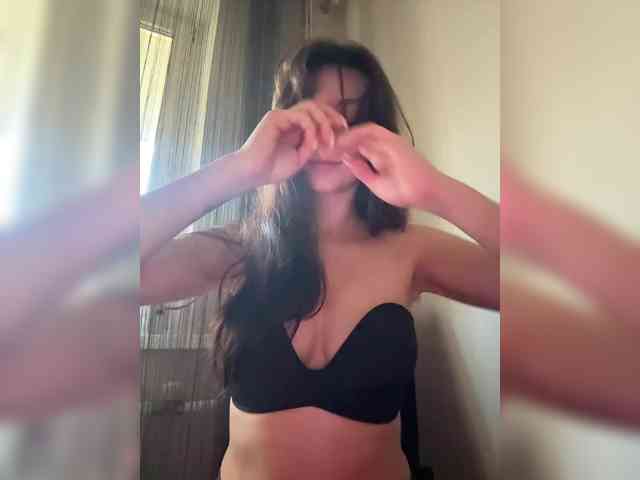 _Meggi_ webcam