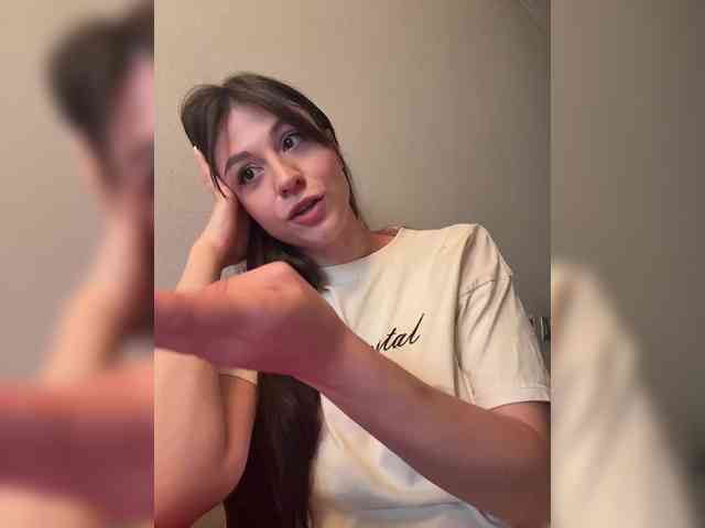_Meggi_ webcam