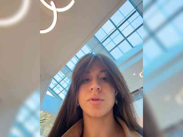 _Meggi_ webcam