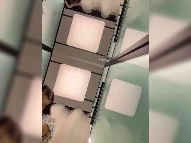 _Meggi_ webcam