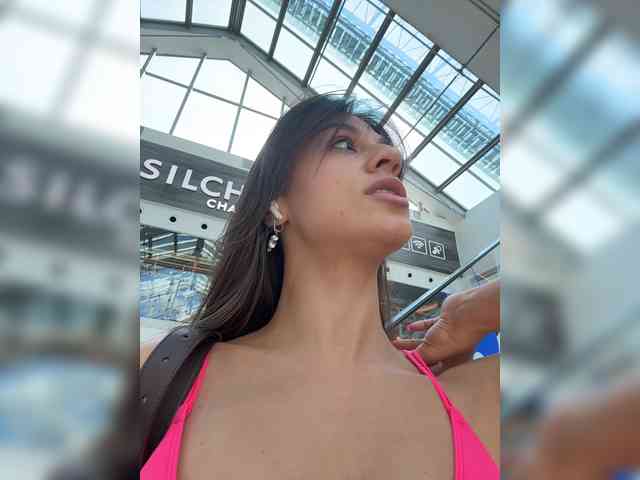 _Meggi_ webcam