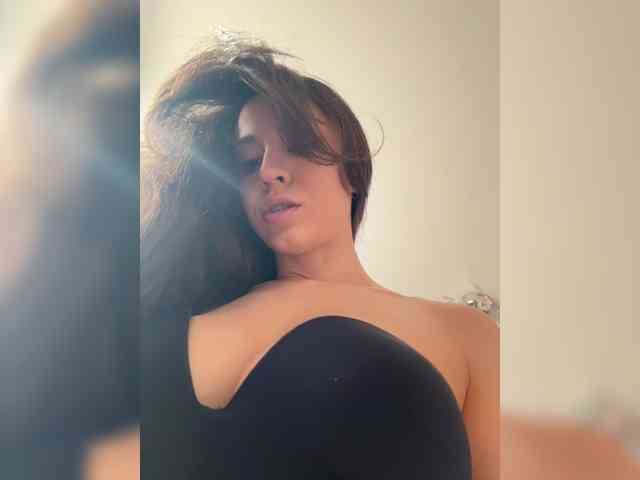 _Meggi_ webcam