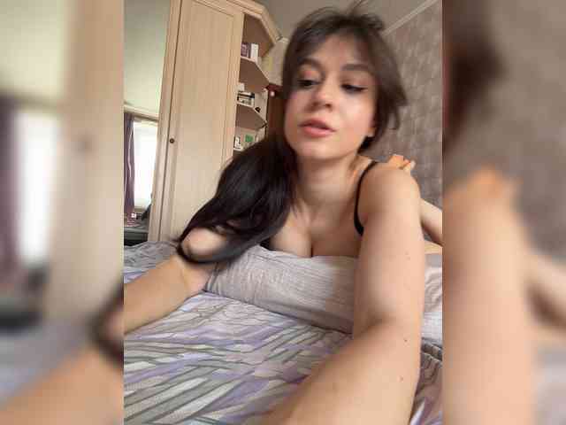 _Meggi_ webcam
