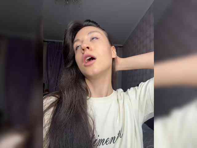 _Meggi_ webcam