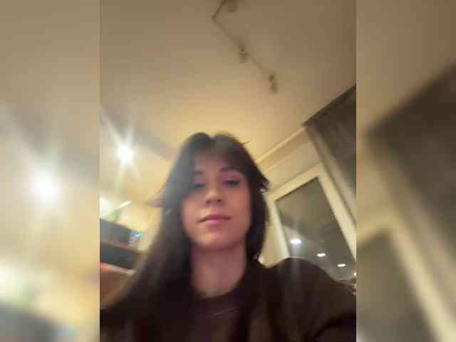 _Meggi_ webcam