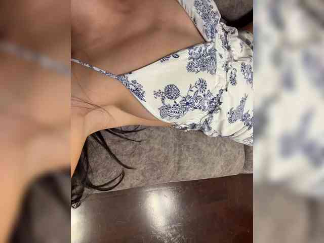 _Meggi_ webcam