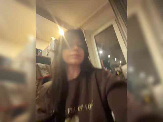 _Meggi_ webcam
