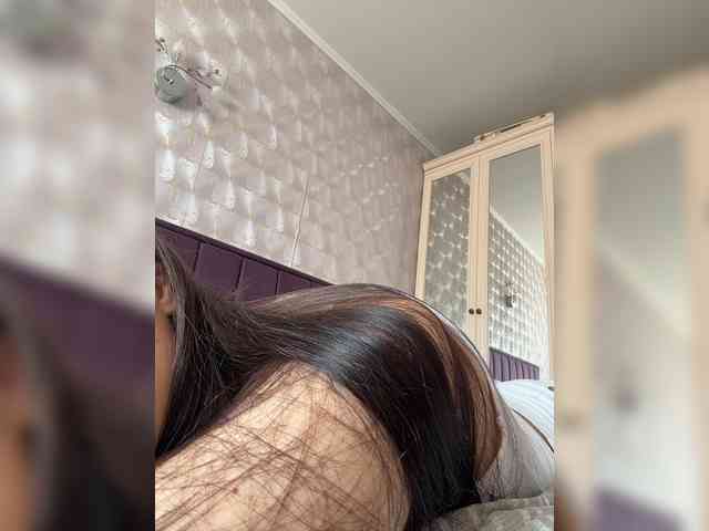 _Meggi_ webcam