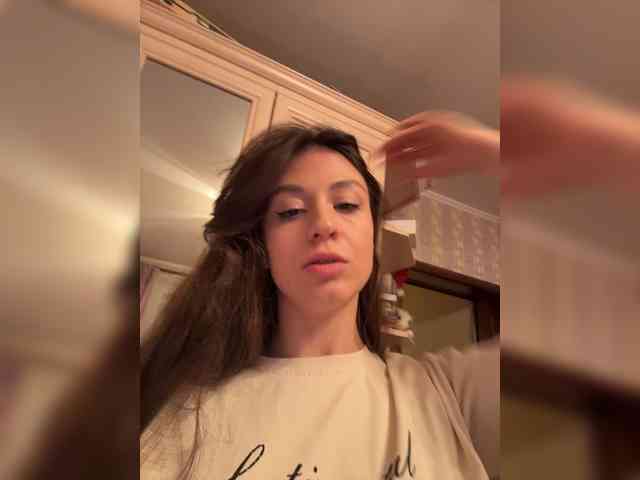 _Meggi_ webcam