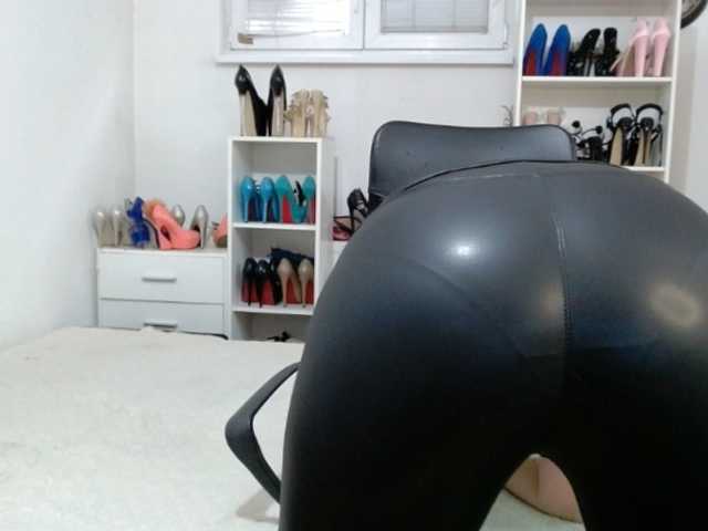 MisstressSabi live cam on BongaCams