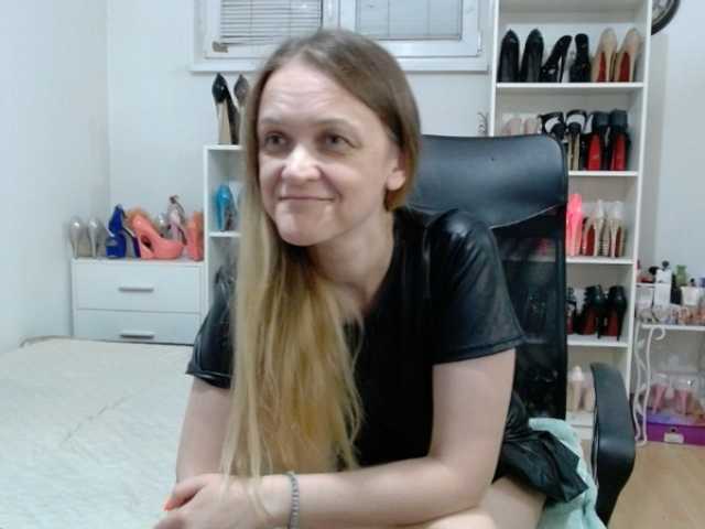 MisstressSabi live cam on BongaCams