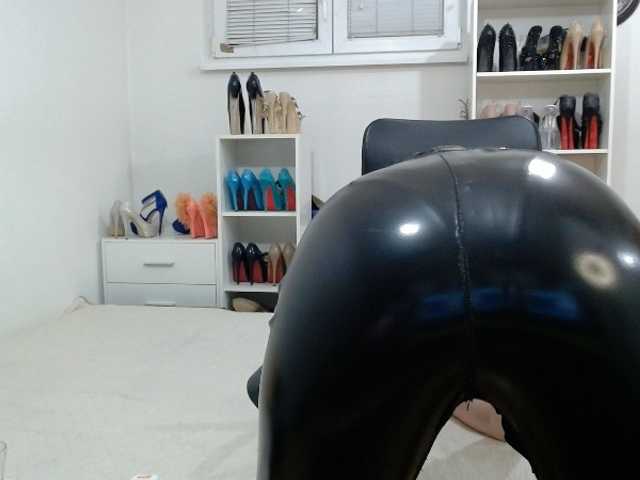 MisstressSabi live cam on BongaCams