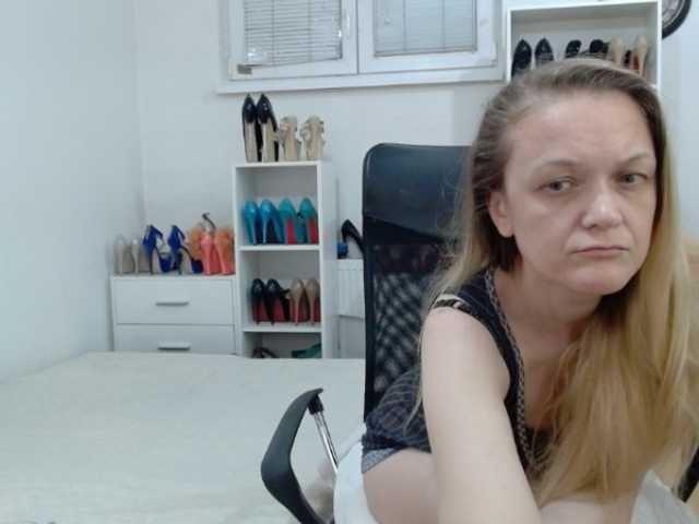 MisstressSabi live cam on BongaCams