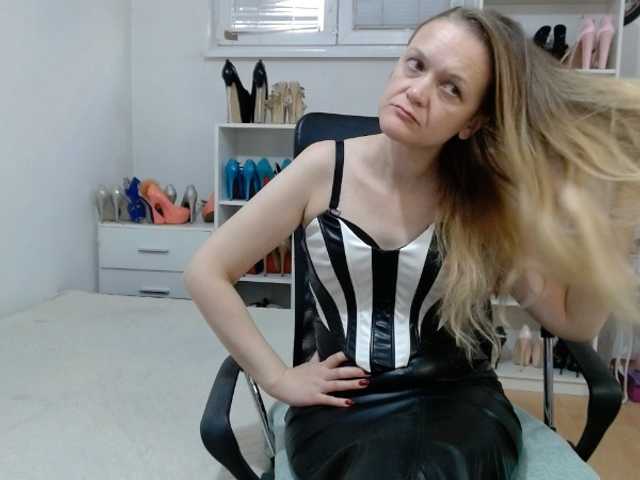 MisstressSabi live cam on BongaCams