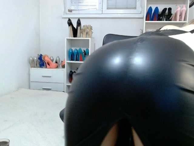 MisstressSabi live cam on BongaCams