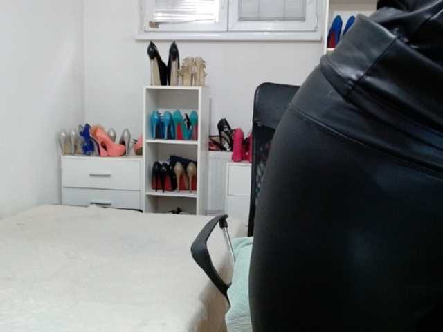 MisstressSabi live cam on BongaCams