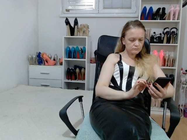 MisstressSabi live cam on BongaCams