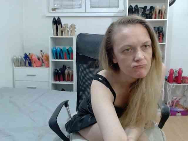 MisstressSabi webcam