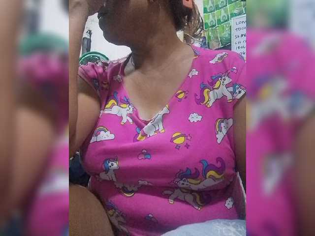 pinaymaniac69 live cam on BongaCams