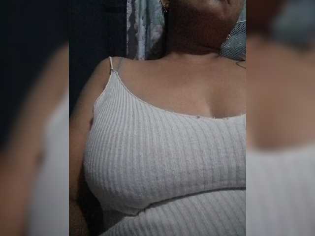 pinaymaniac69 live cam on BongaCams
