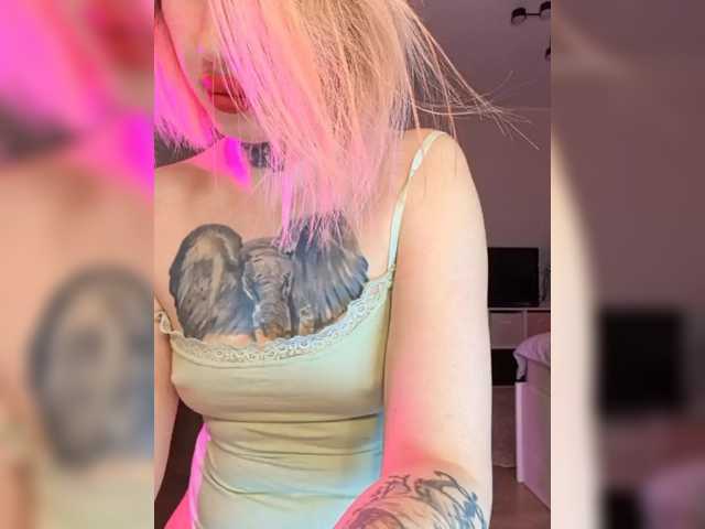 femmfatale live cam preview