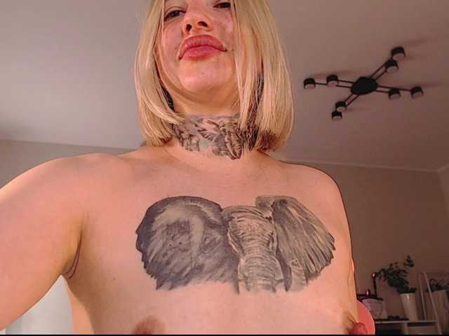 a-squirter live cam on BongaCams