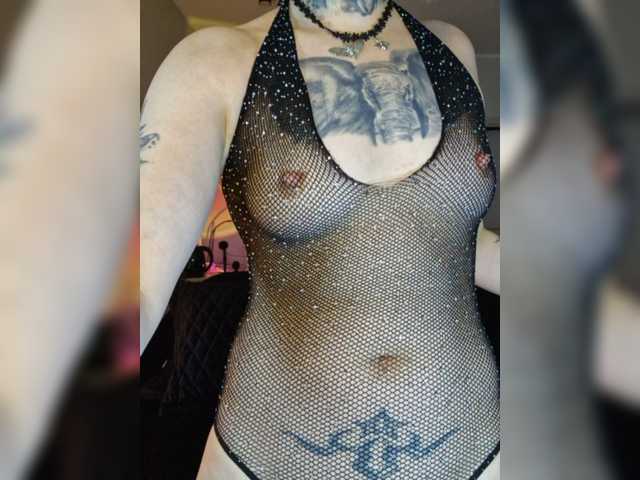 a-squirter live sex show