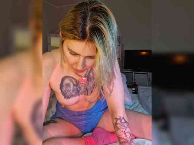Model: femmfatale