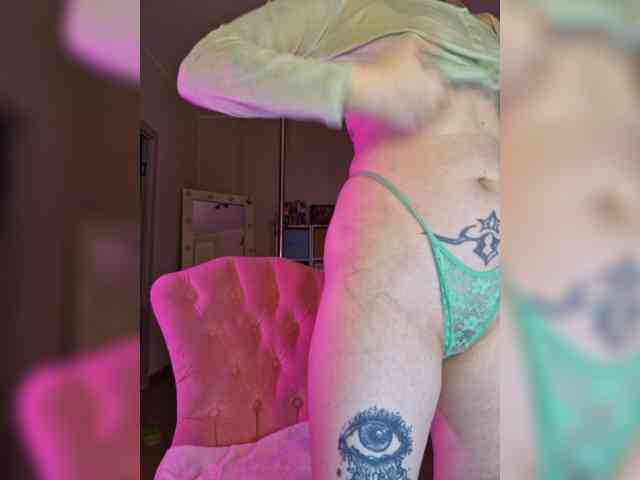 Model: femmfatale