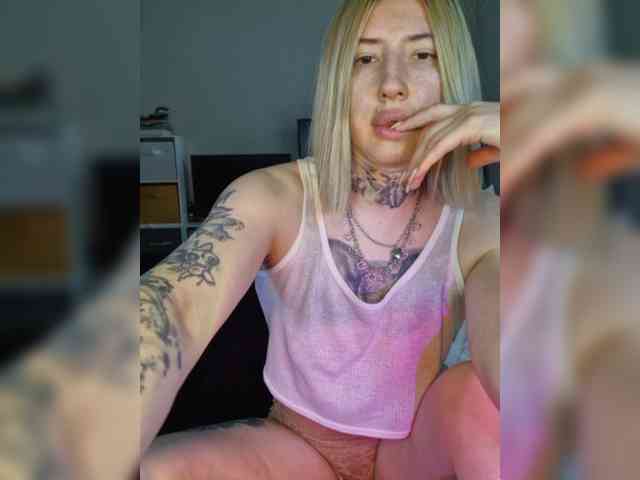 Model: femmfatale