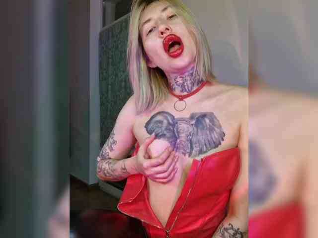 Model: femmfatale