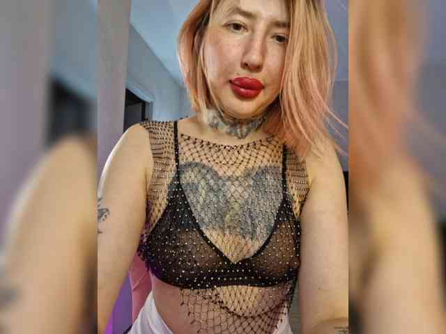 Model: femmfatale