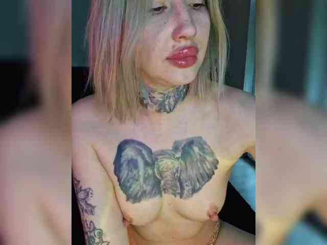Model: femmfatale