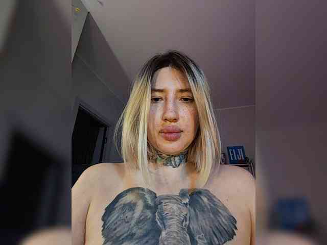 Model: femmfatale