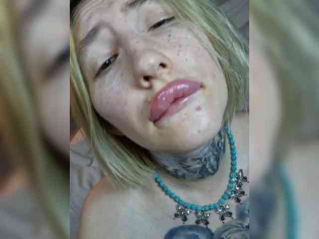 Model: femmfatale